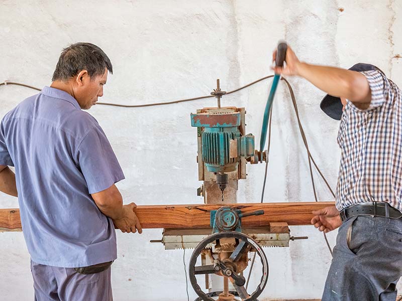 吉利楼梯地板柜门的油漆修复-11