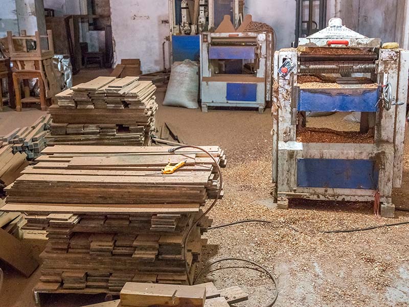 吉利柜门油漆修复报价